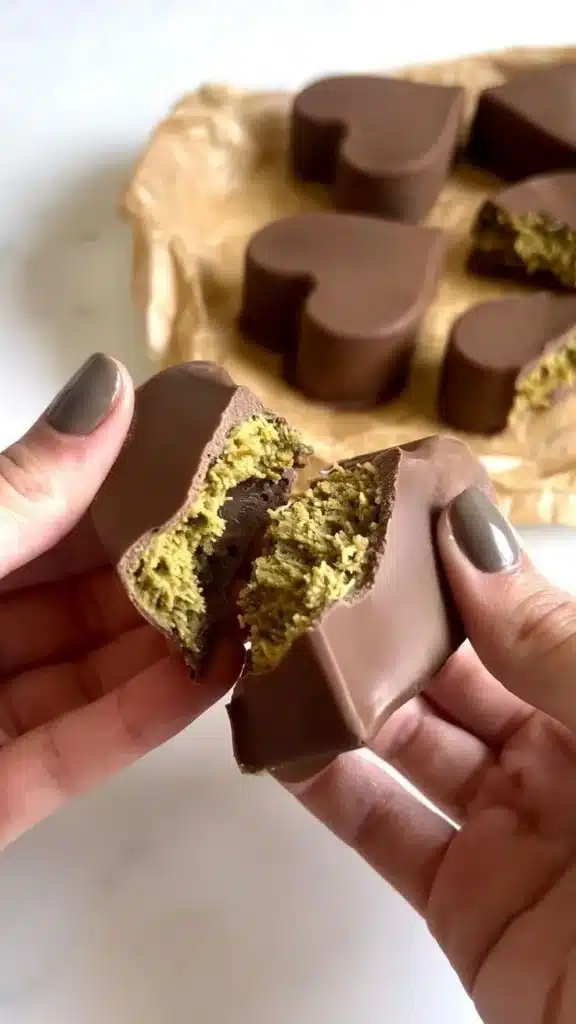 Luxuriöse Schokoladen-Kadaif-Tassen, inspiriert von Dubai.