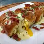 Gefullte Fruhstucksbrotchen Mit Ei Bacon Und Kase 2026 03 13 213548 1